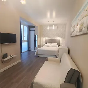 https://la-caleta-la-vina.hotelsincadiz.net